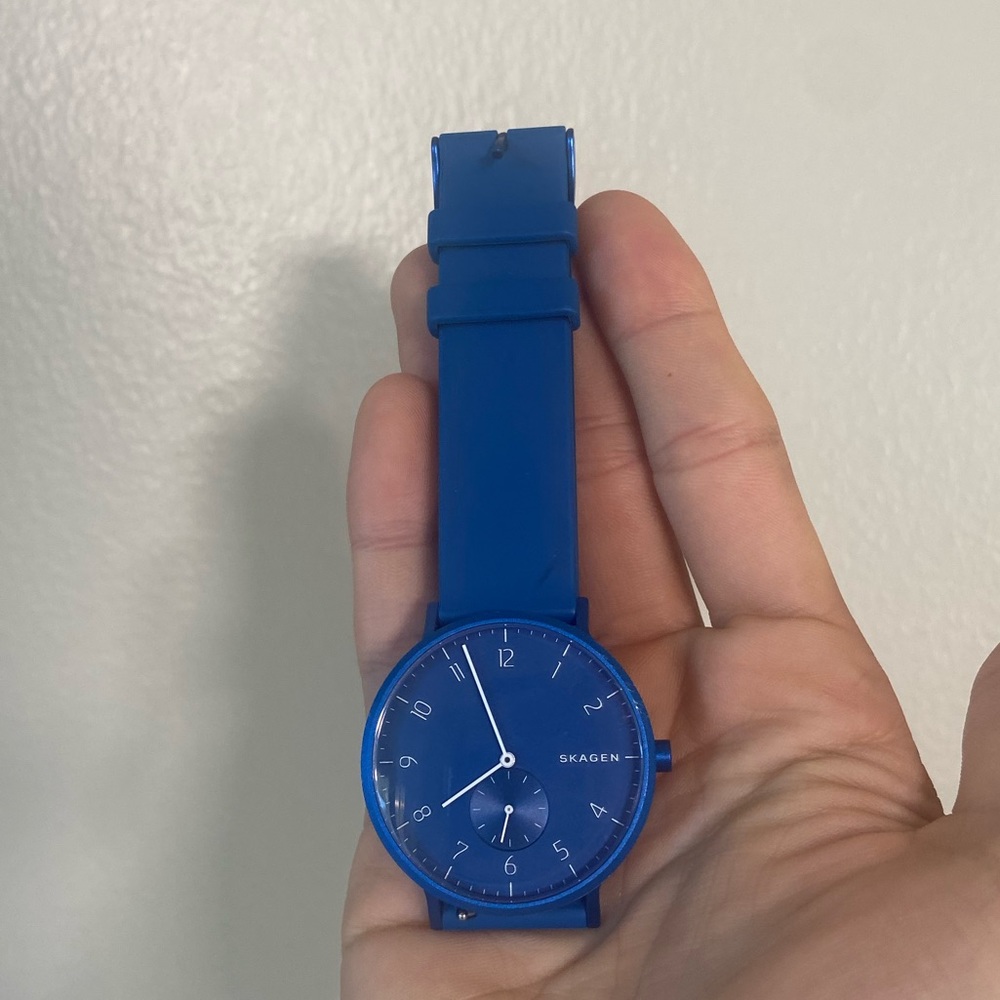 Skagen blue rubber band watch